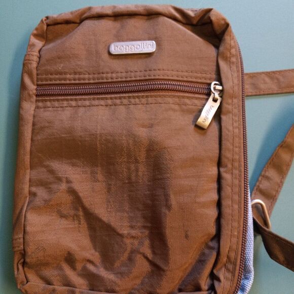 Baggallini Nylon Crossbody Travel/Organized Compact Bag Countrycore - Picture 1 of 9